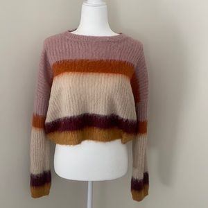 Multi colored mid waist sweater. Acrylic